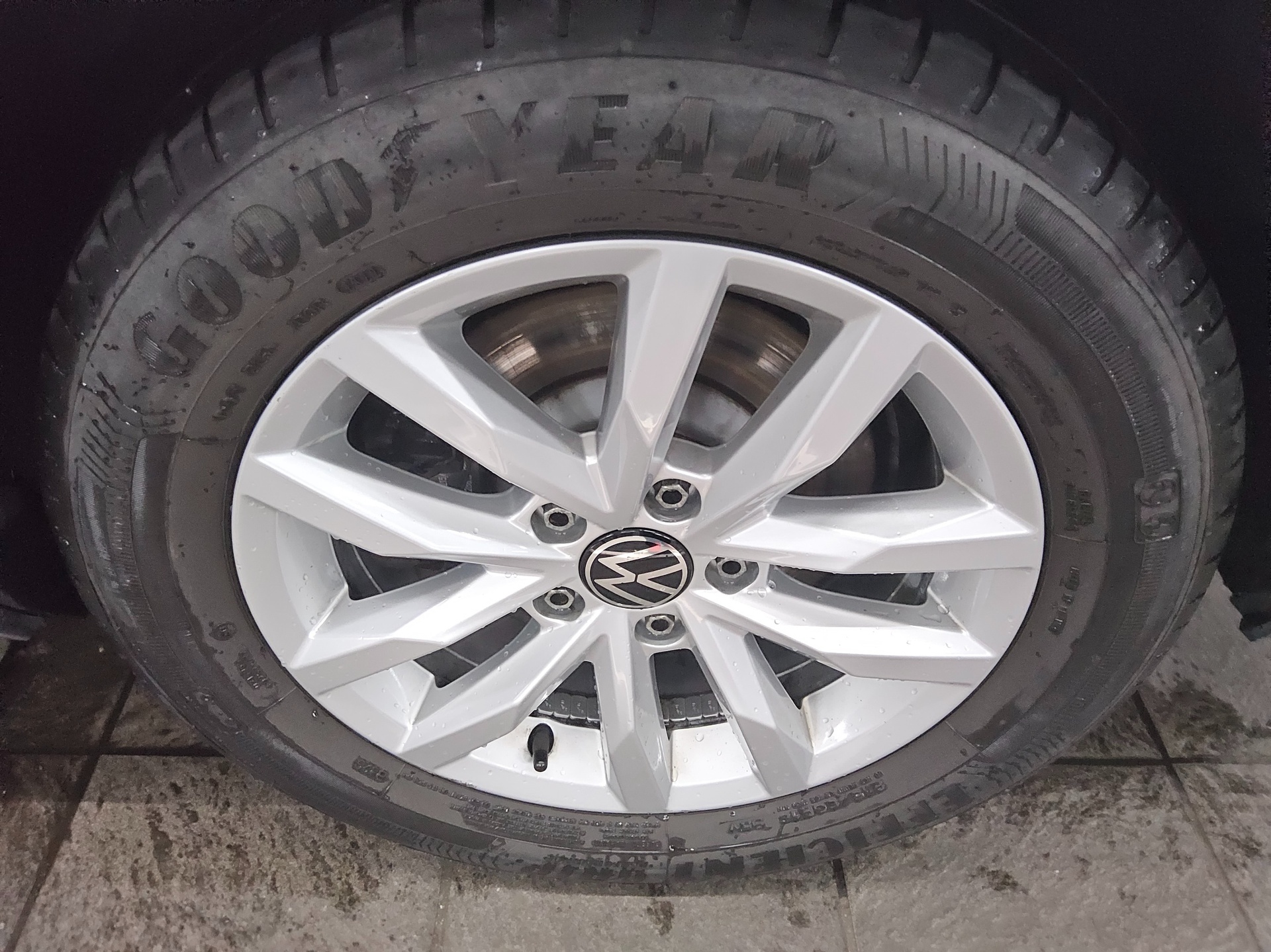 Volkswagen Passat Var. 2.0 TDI Business Navi LED AID Shz RFK 11
