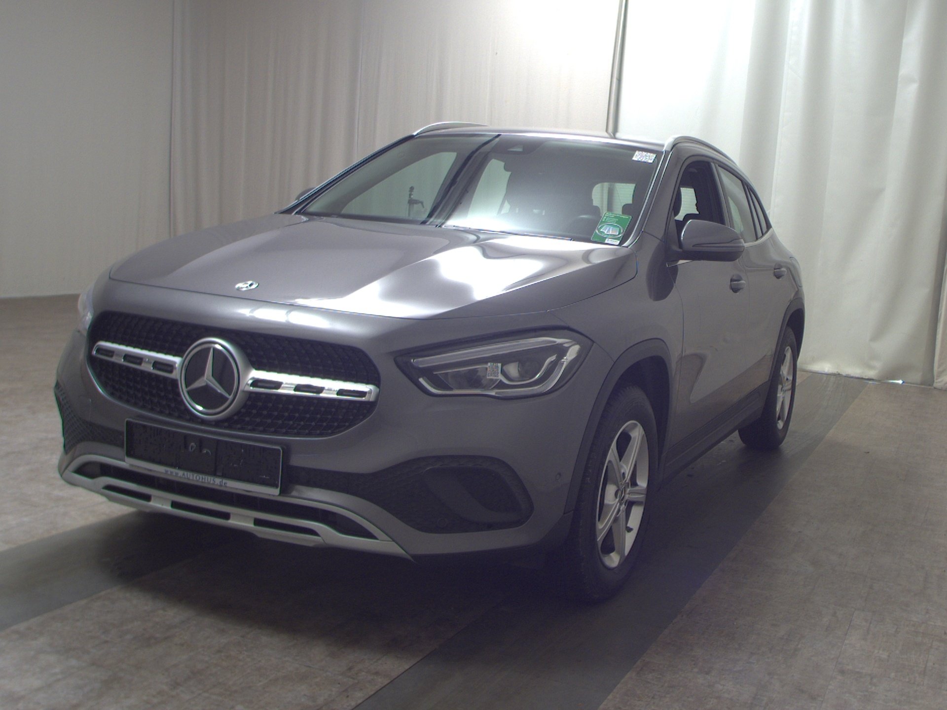 Mercedes-Benz GLA 180 d Style Navi LED RfK Shz PDC Tempomat 2