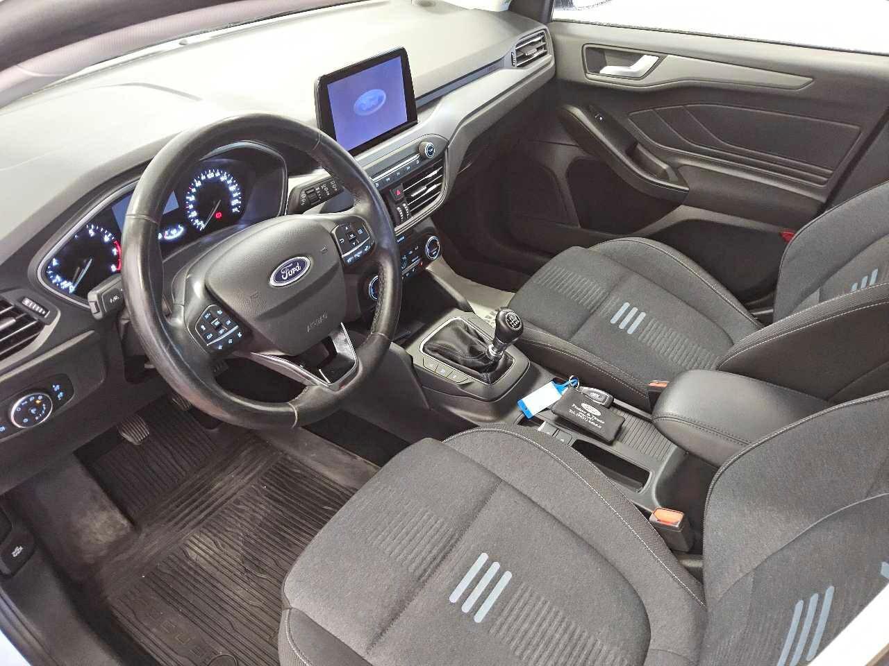 Ford Focus Turnier 1.0 EB Active Navi LED PDC 3