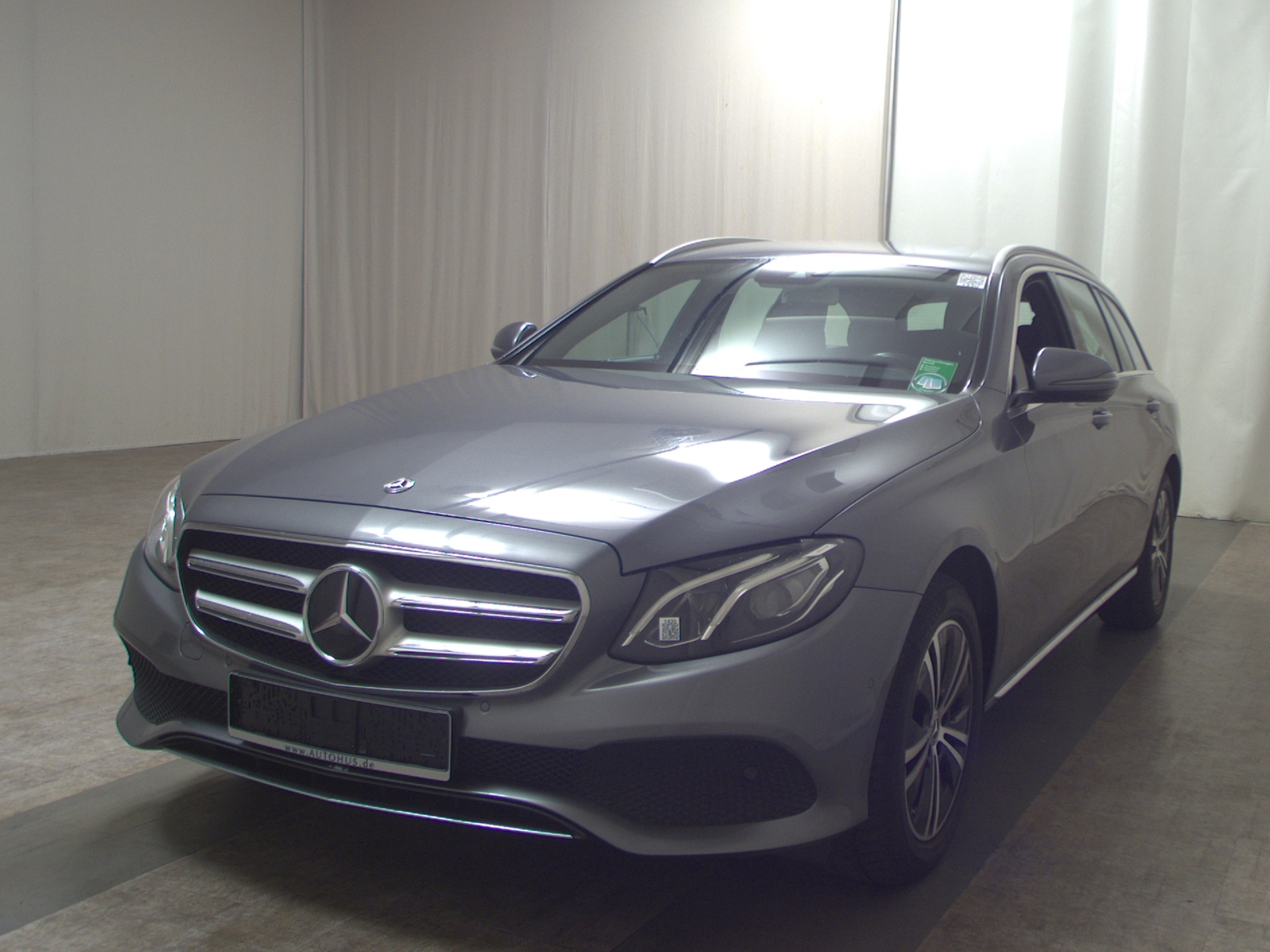 Mercedes-Benz E 220 T d Avantgarde LEDER NAVI KLIMAAUT LED SHZ 2