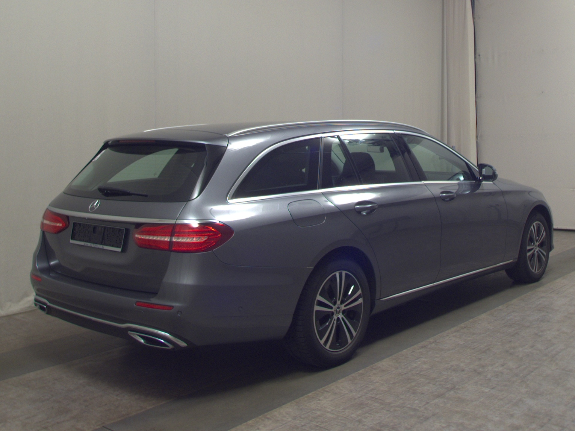 Mercedes-Benz E 220 T d Avantgarde LEDER NAVI KLIMAAUT LED SHZ 4