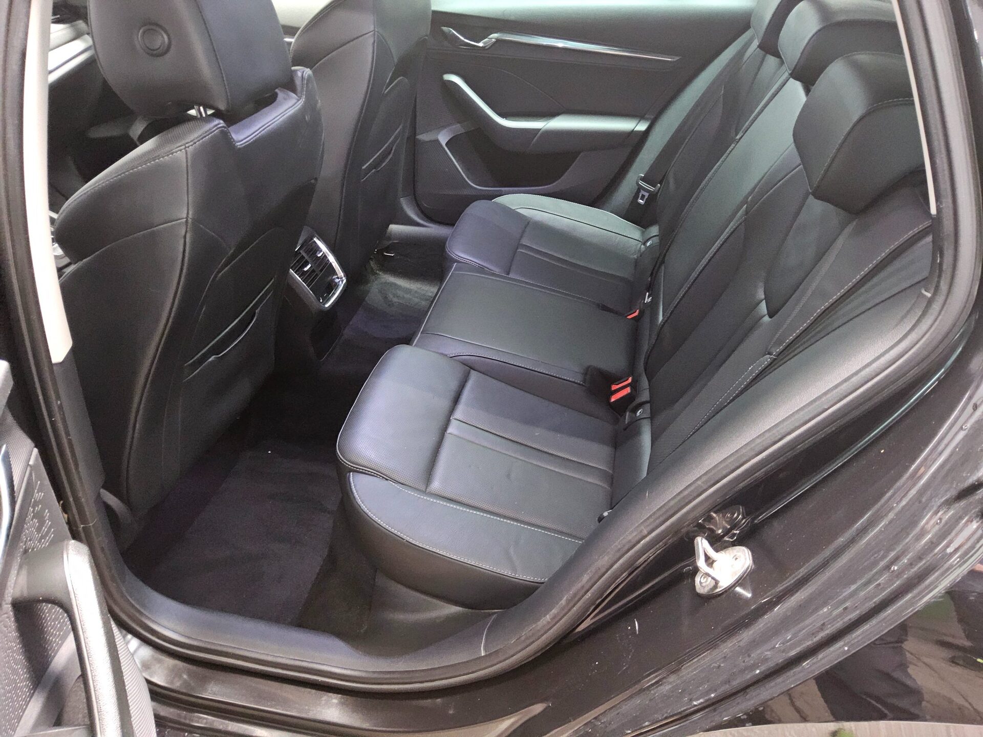 Skoda Octavia Kombi 1.4 TSI Style Navi LED Virtual Leder Massage 13