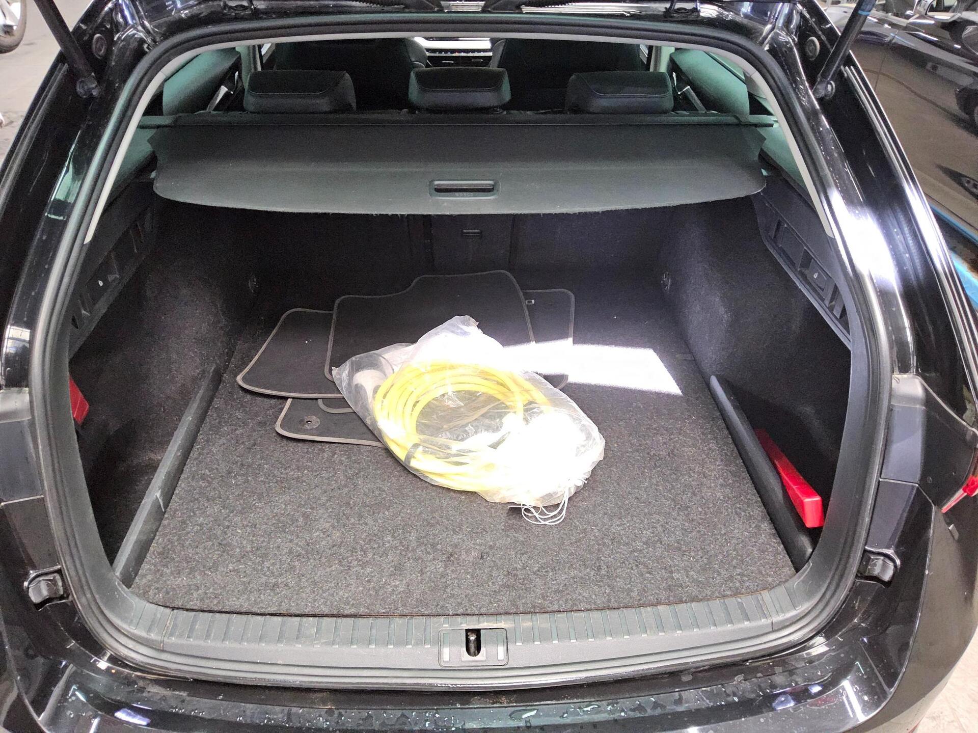 Skoda Octavia Kombi 1.4 TSI Style Navi LED Virtual Leder Massage 12