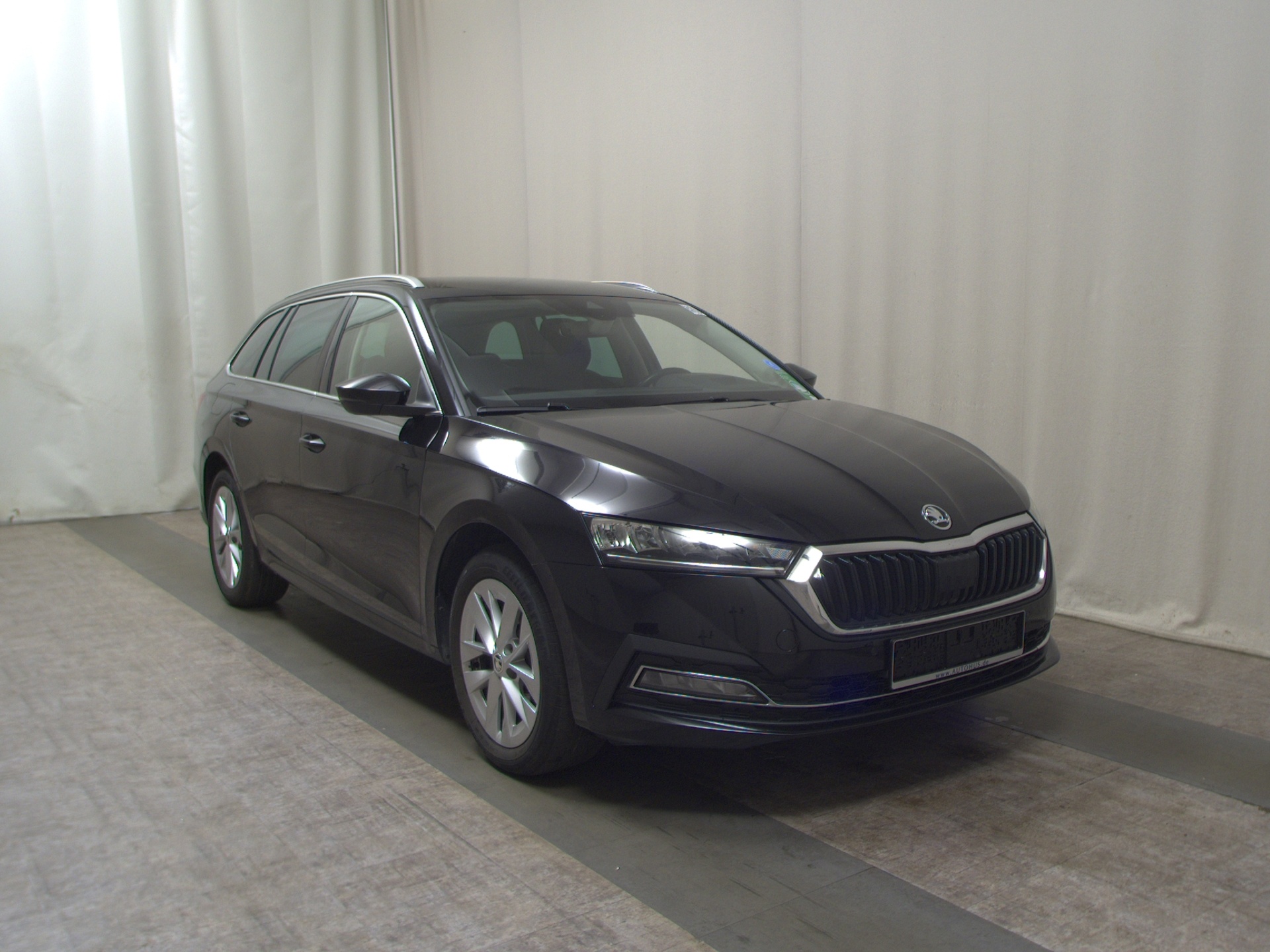 Skoda Octavia Kombi 1.4 TSI Style Navi LED Virtual Leder Massage 3