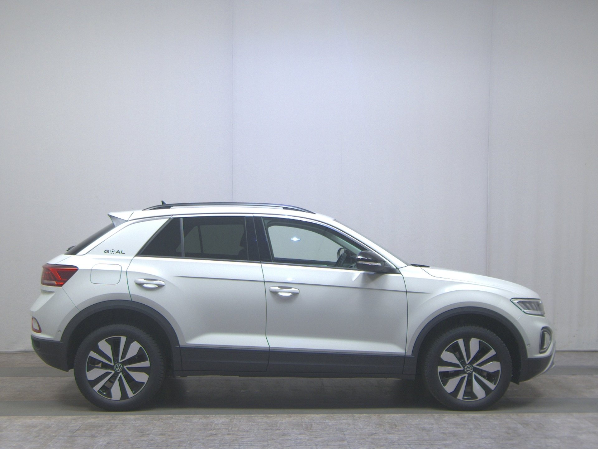 Volkswagen T-Roc 1.0 TSI Goal Navi LED AID ACC PDC SHZ