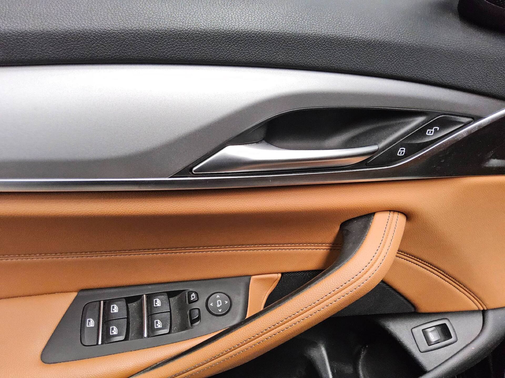 BMW 520dA Touring Nav LED+ LC-Pro Leder AHK RFK HiFi 10