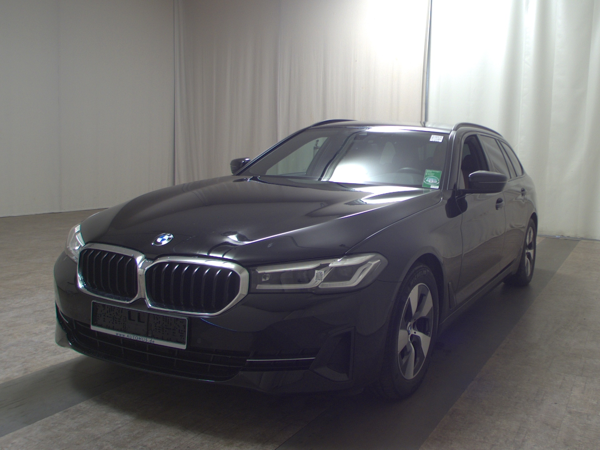 BMW 520dA Touring Nav LED+ LC-Pro Leder AHK RFK HiFi 2