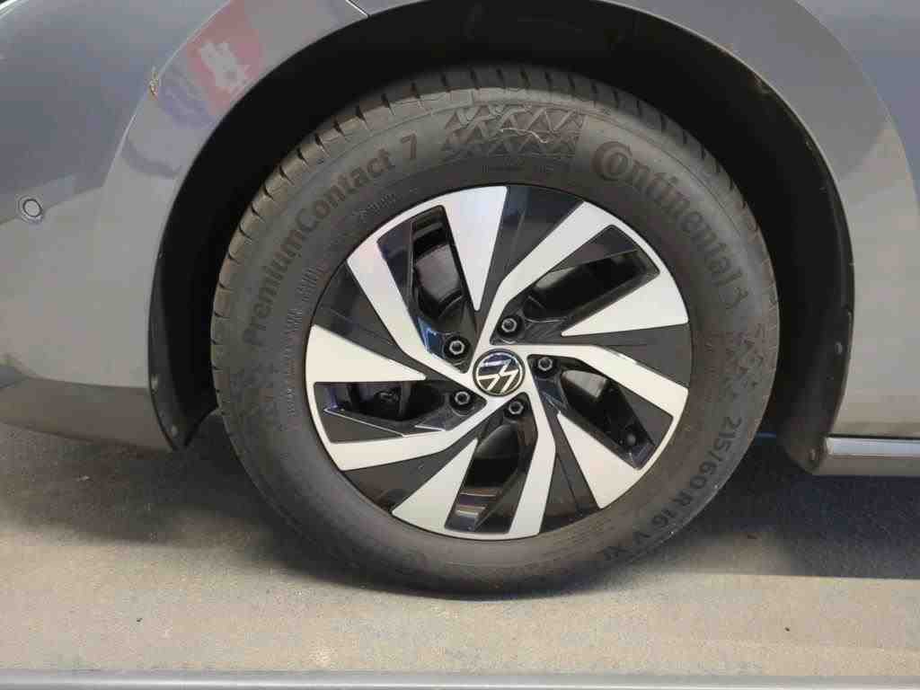 Volkswagen Passat Variant 2.0 TDI Business NAVI KLIMA LED RADIO MFL 12