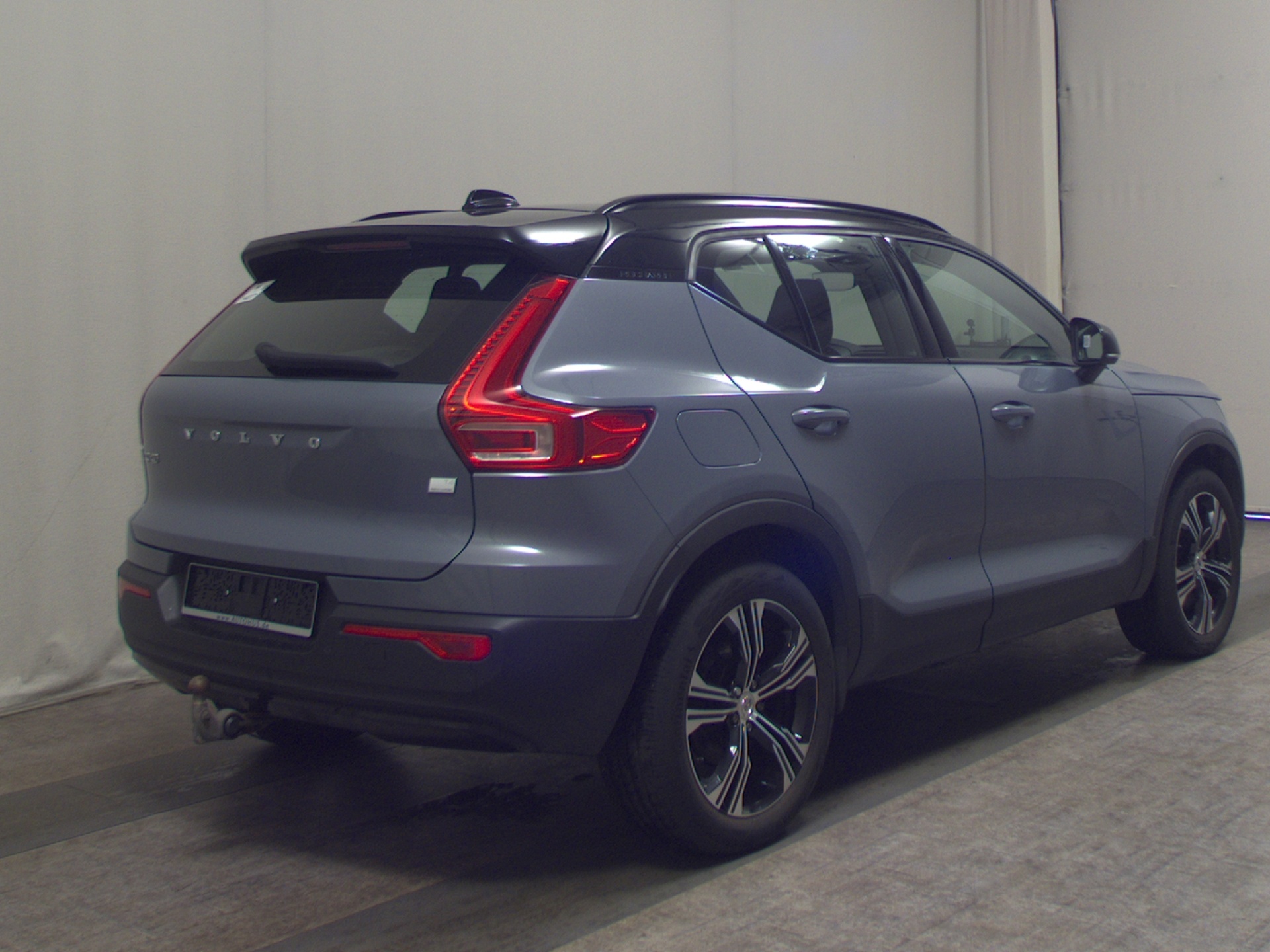 Volvo XC40 T4 R-Design Navi LED H-K Sound RFK AHK ACC 4