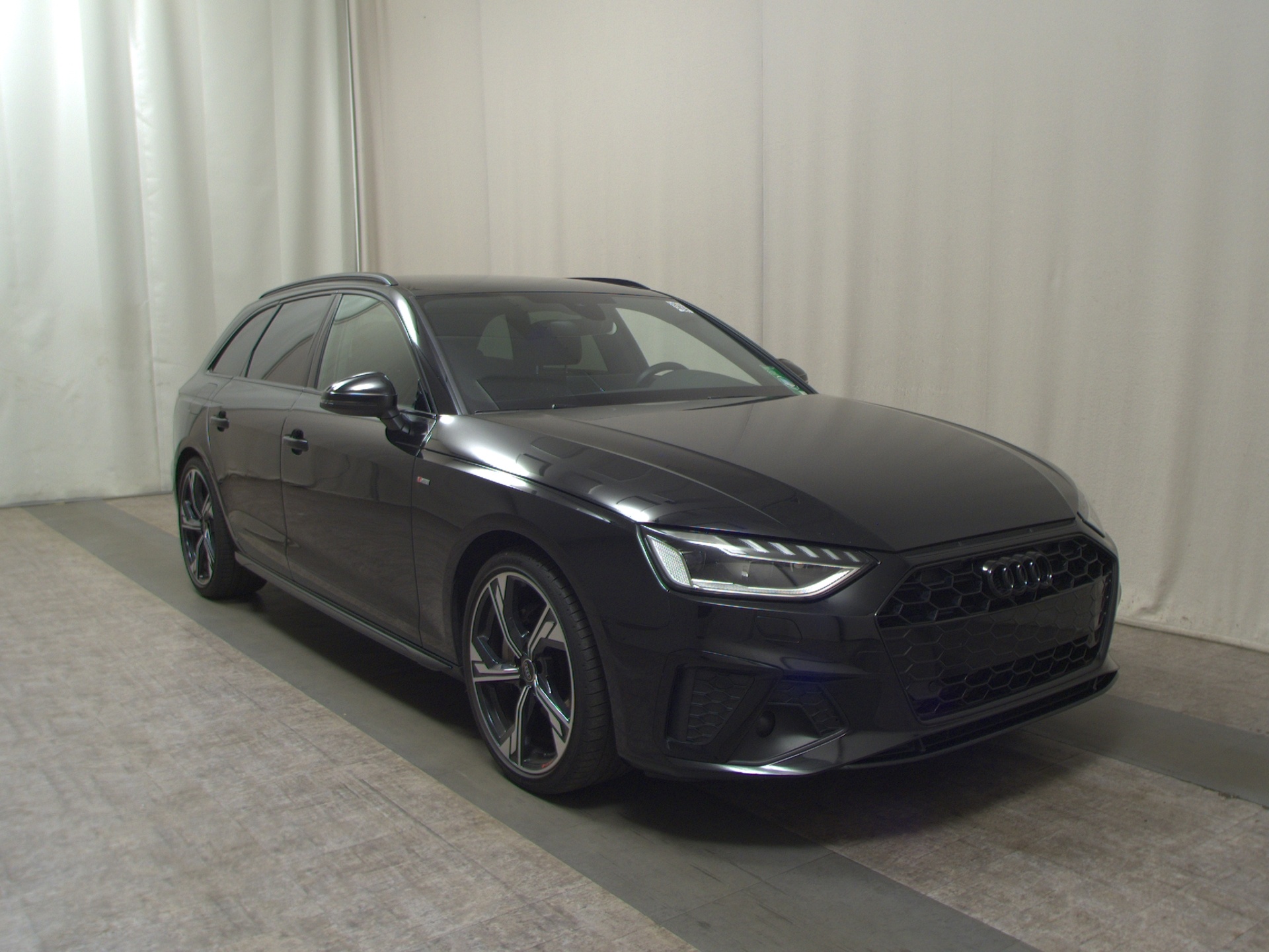 Audi A4 Avant 40 TFSI S-Line Navi vc LED 3