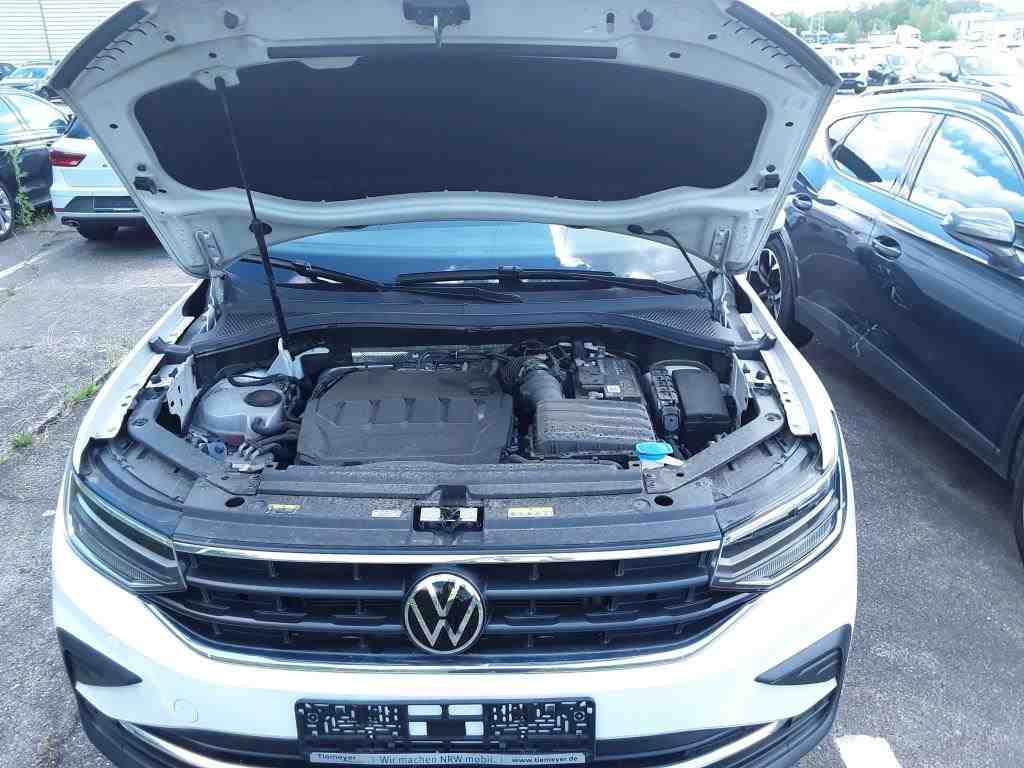 Volkswagen Tiguan 2.0 TDI Life NAVI KLIMAAUT LED PDC AHK 11
