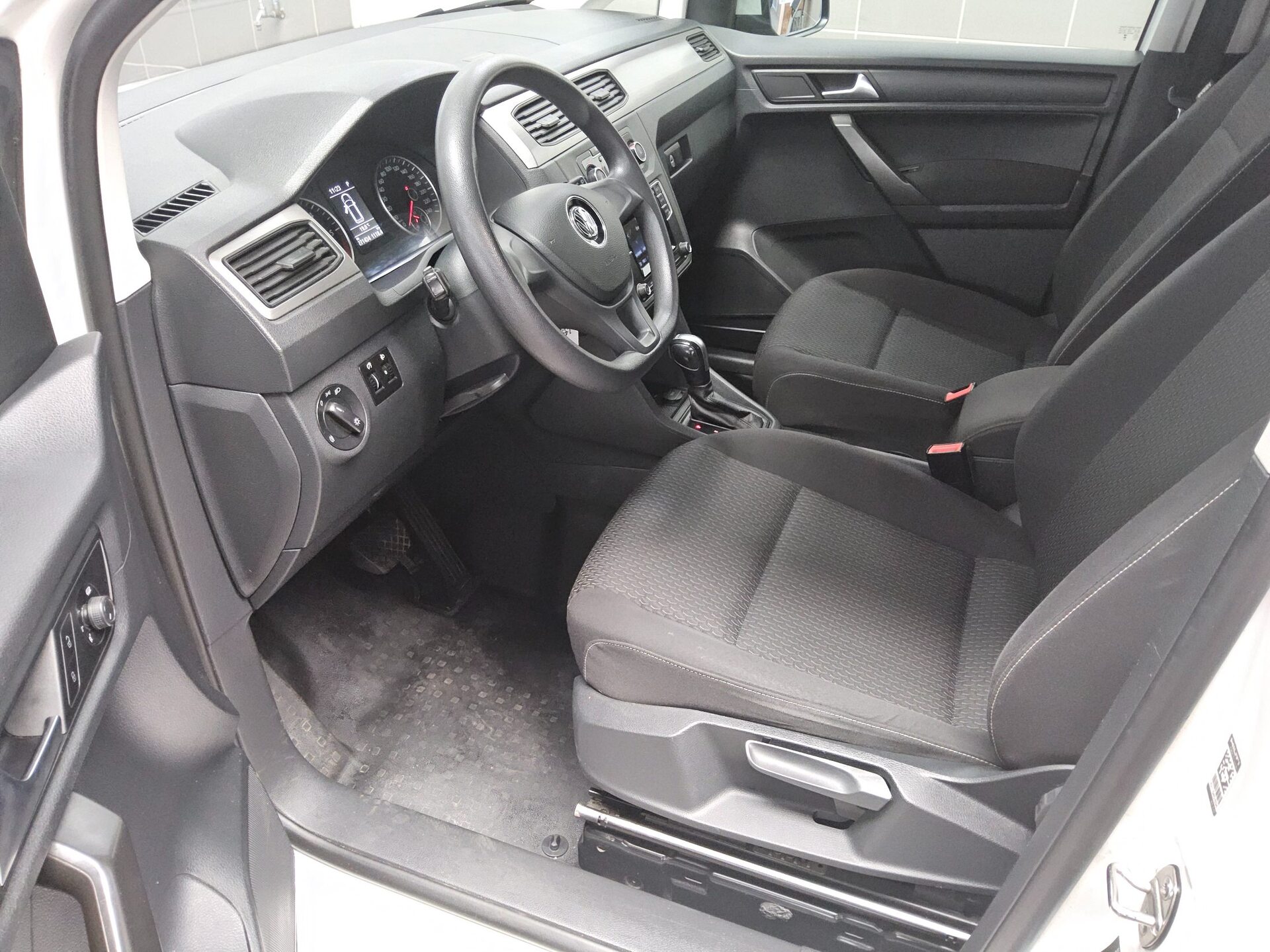 Volkswagen Caddy Maxi 2.0 TDI Trendline Shz PDC AHK 8