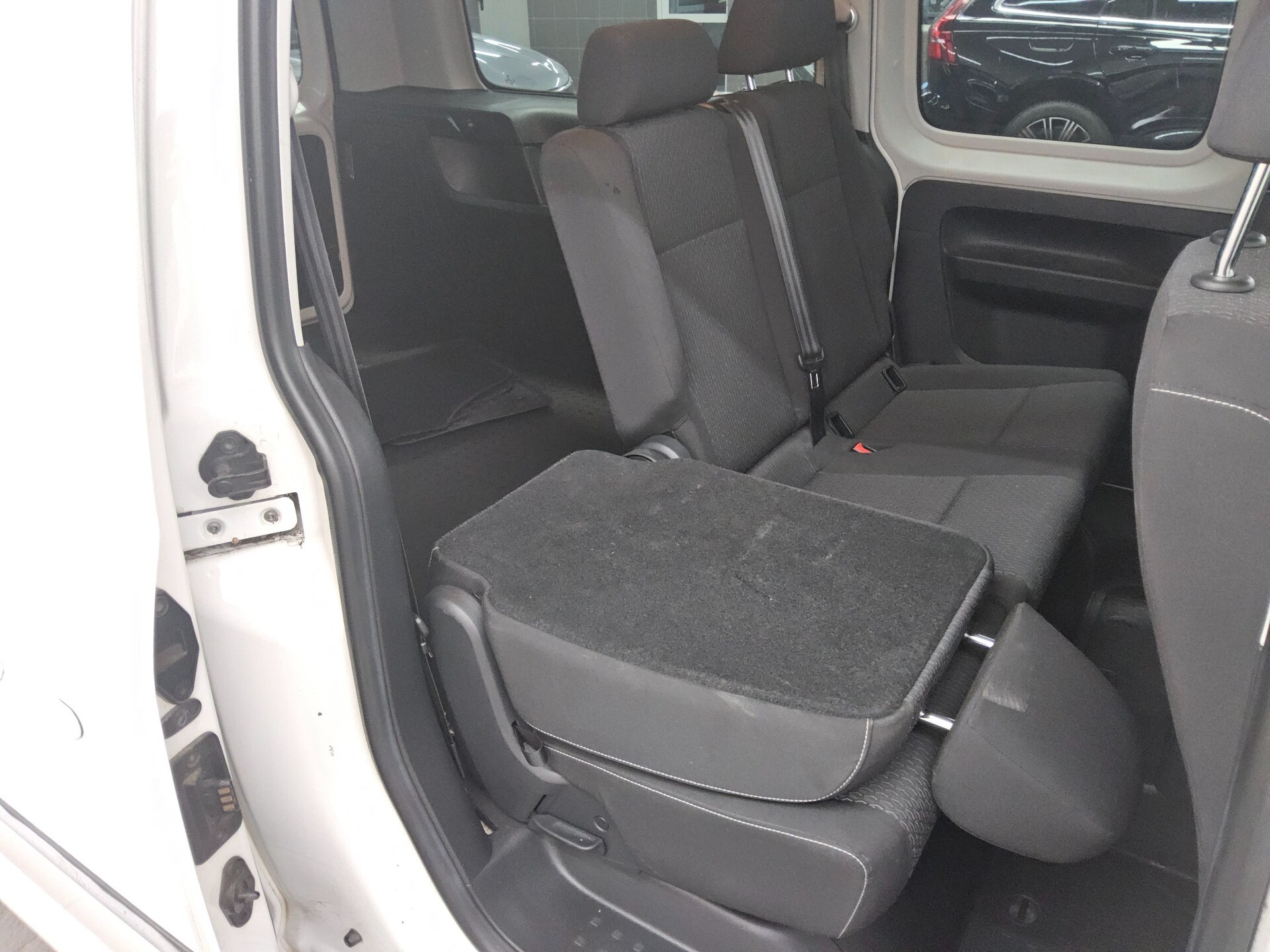 Volkswagen Caddy Maxi 2.0 TDI Trendline Shz PDC AHK 13
