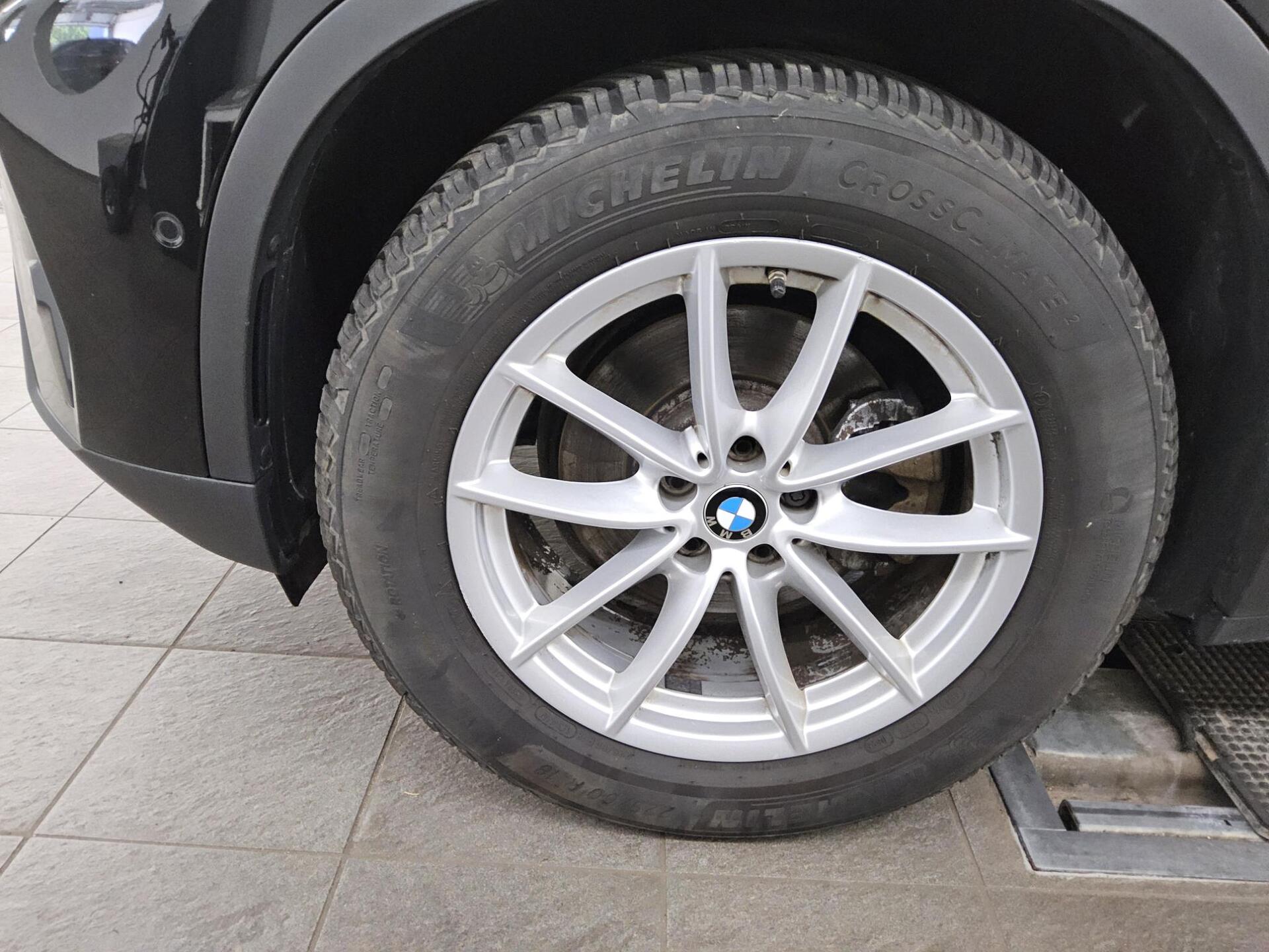 BMW X4 xDrive20d X-Line Facelift Navi LED Leder RFK 10