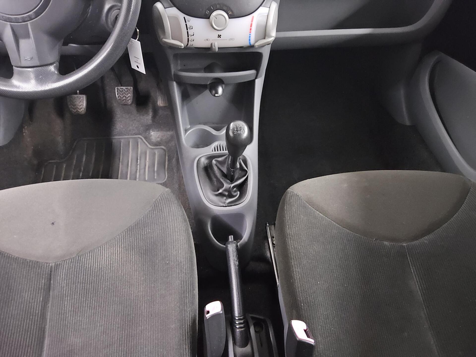 Citroën C1 1.0 Style Klima CD-Player 6