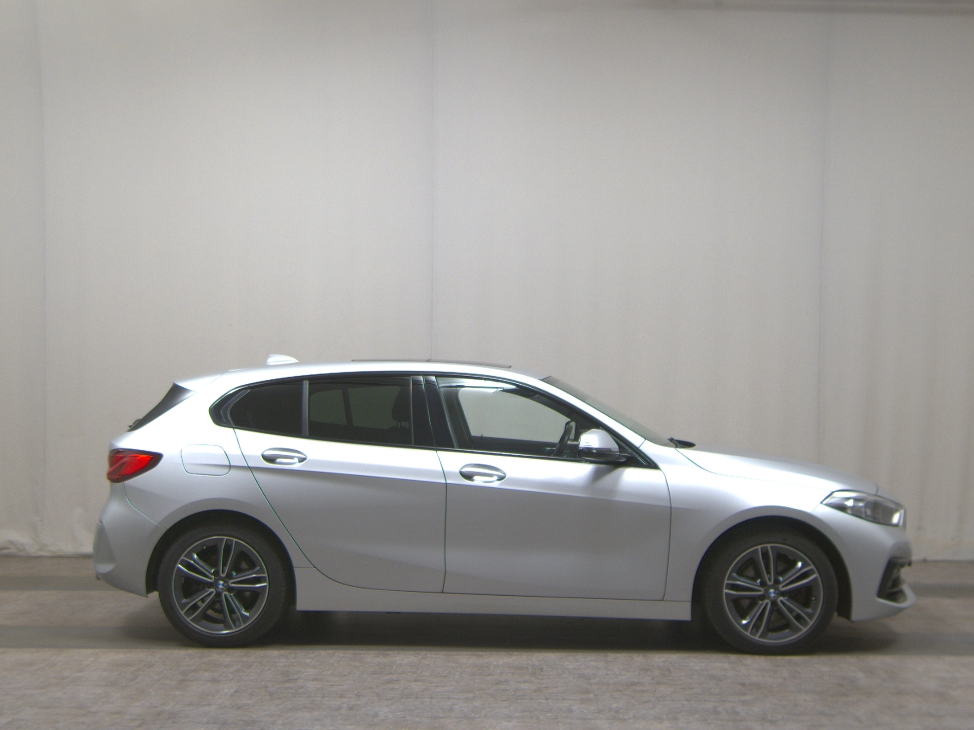 BMW 118d Sport-Line Navi LED Pano LC prof.