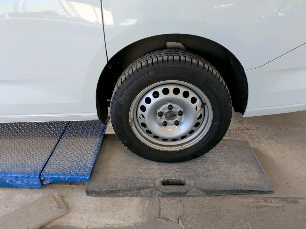 Ford Tourneo Connect 2.0 EB Titanium SHZ PDC AHK 12