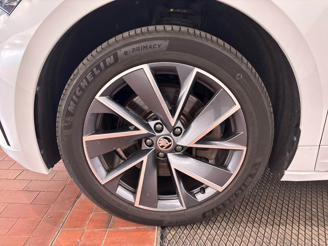 Skoda Enyaq iV 80 SportLine NAVI LED PANO SHZ HUD 12