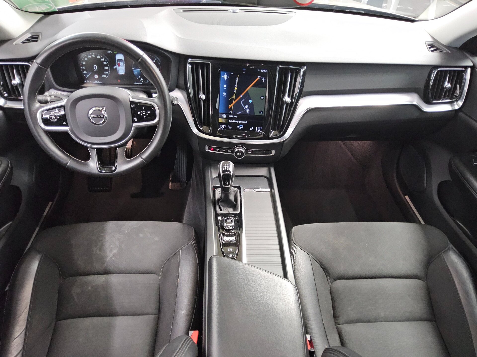 Volvo V60 D3 Momentum Pro T-Leder Navi LED Pano RFK 5