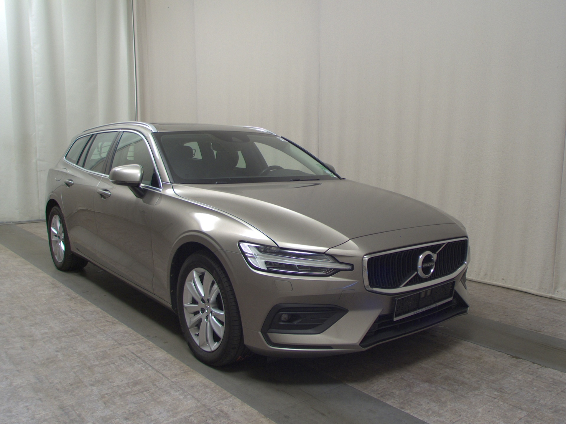Volvo V60 D3 Momentum Pro T-Leder Navi LED Pano RFK 3