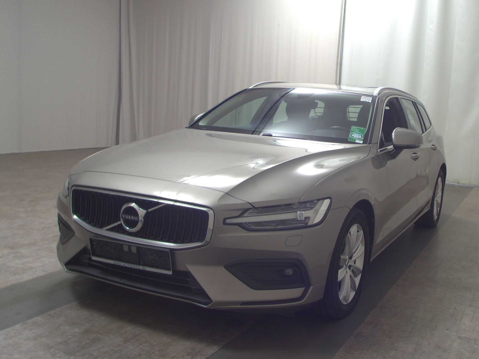 Volvo V60 D3 Momentum Pro T-Leder Navi LED Pano RFK 2