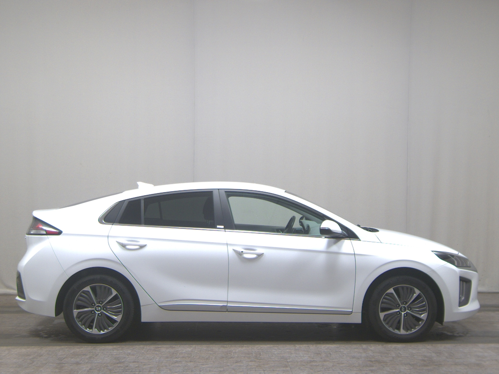 Hyundai IONIQ 1.6 GDI Hybrid Navi LED Leder RfK AID