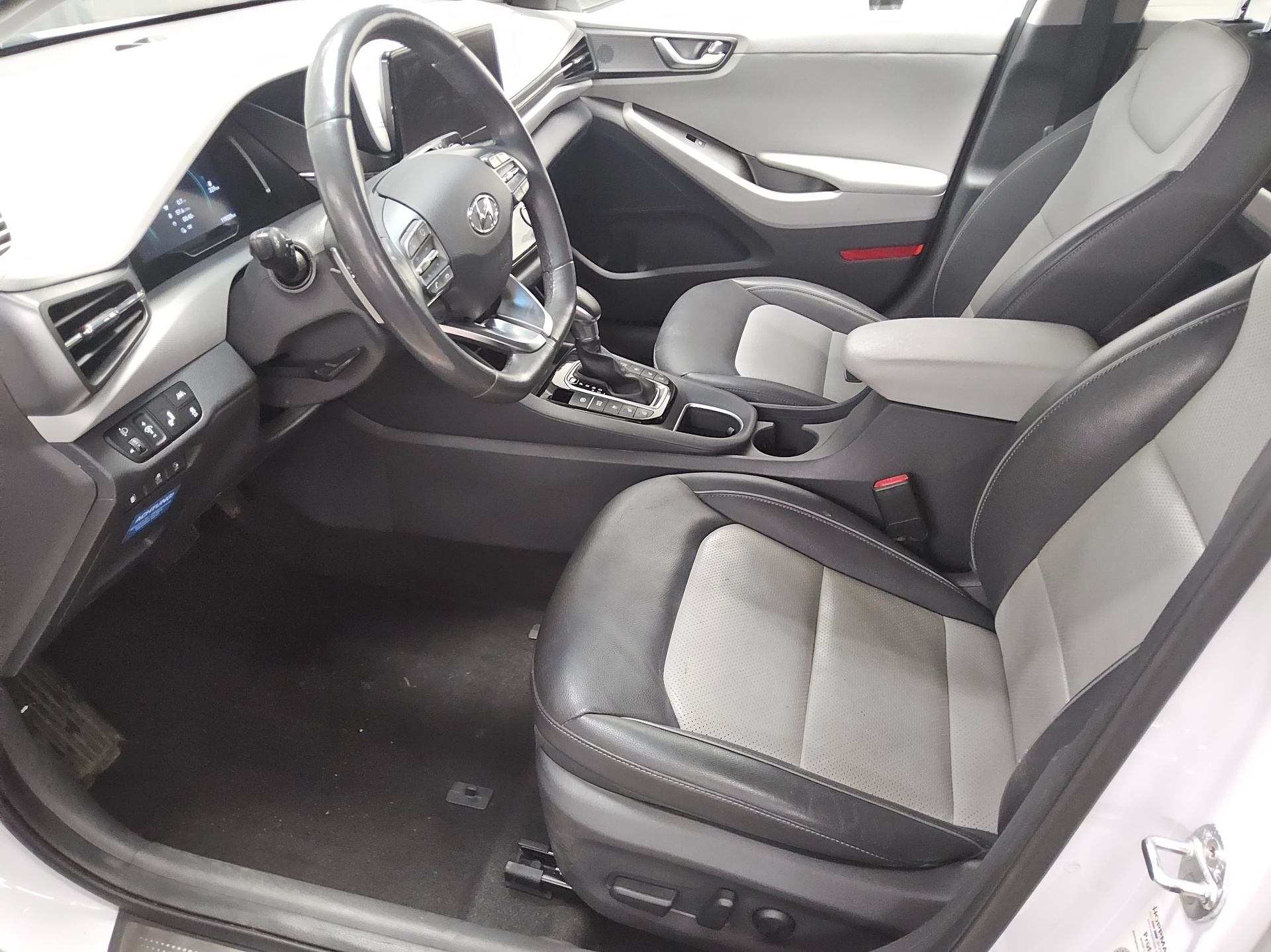 Hyundai IONIQ 1.6 GDI Hybrid Navi LED Leder RfK AID 8