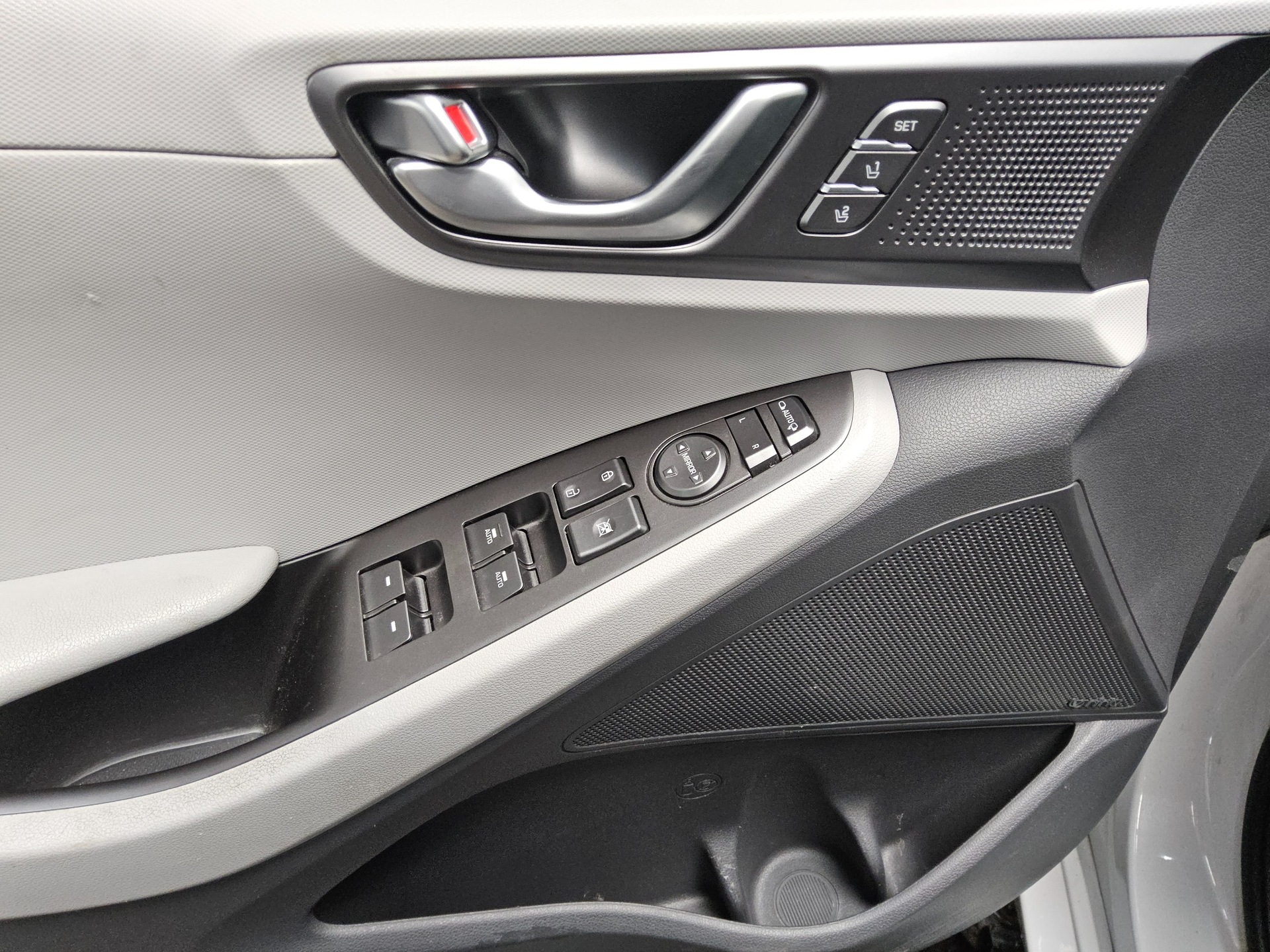 Hyundai IONIQ 1.6 GDI Hybrid Navi LED Leder RfK AID 9