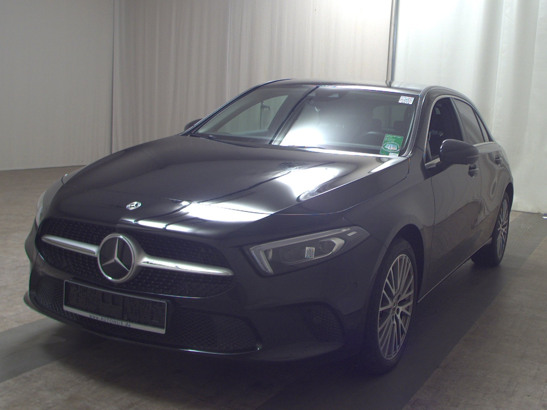 Mercedes-Benz A 250 e Progressive Navi LED Shz Pano HuD Sound 360° 2