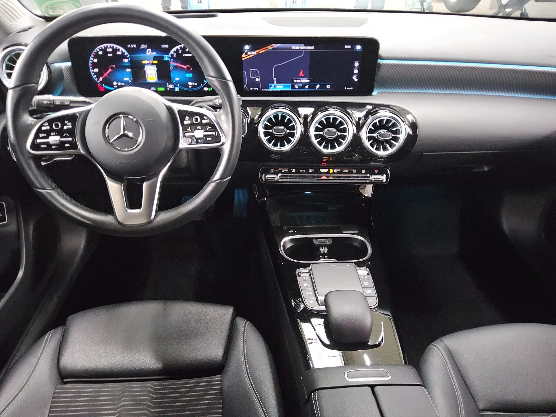 Mercedes-Benz A 250 e Progressive Navi LED Shz Pano HuD Sound 360° 5