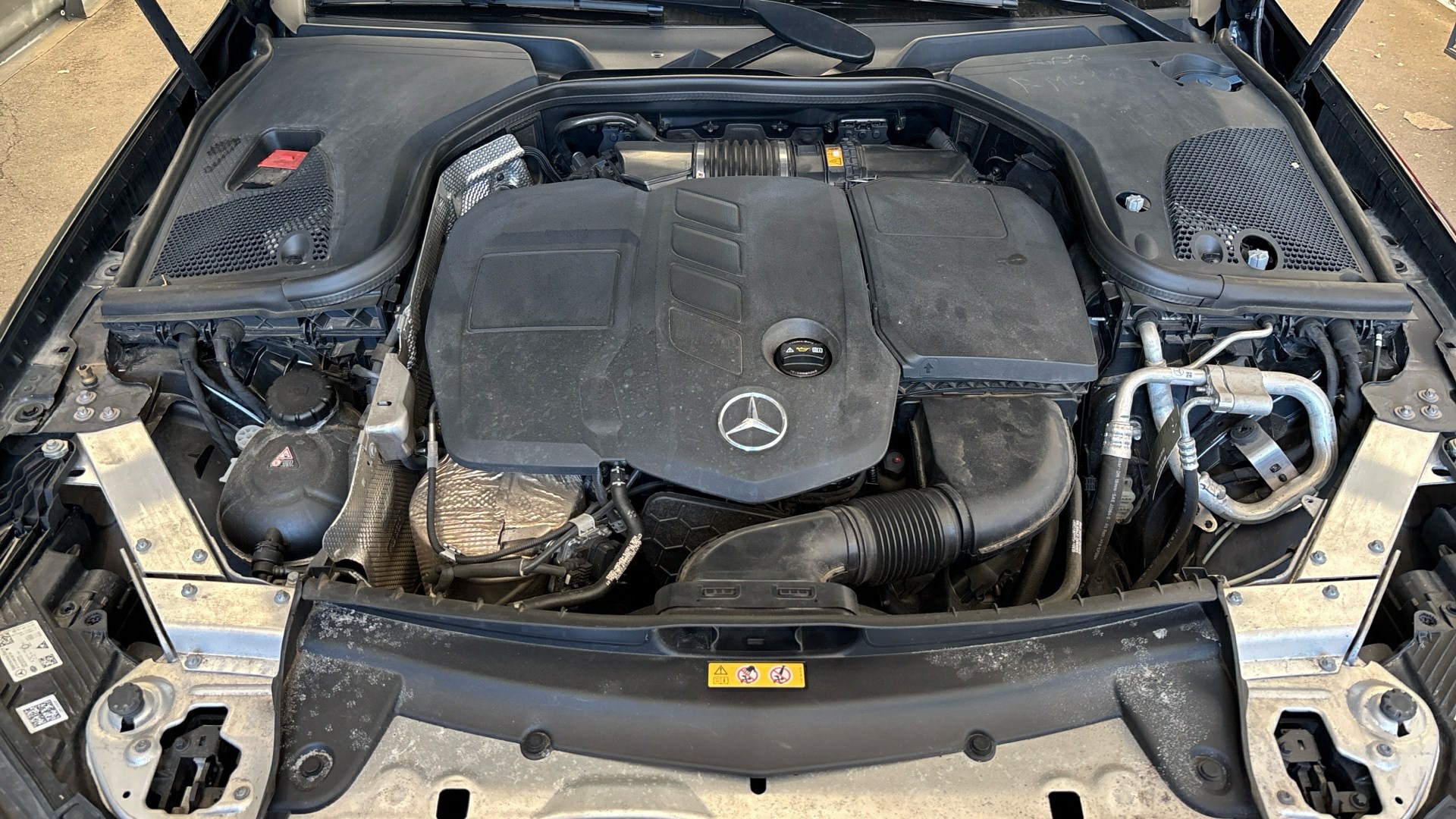 Mercedes-Benz E 220 d AMG-Line Navi LED Widescreen 12