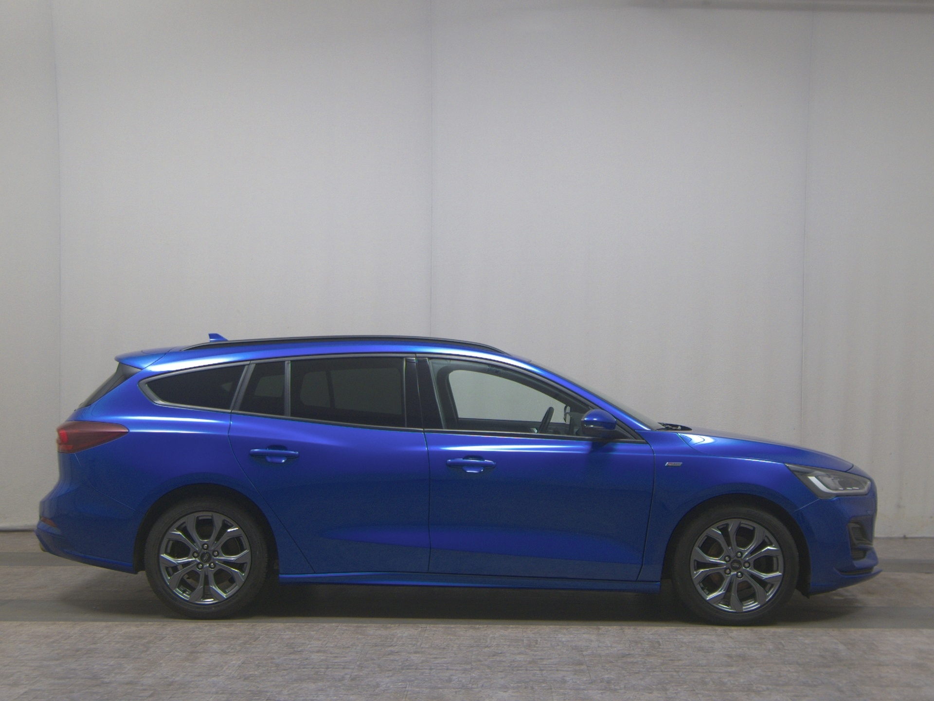 Ford Focus Turnier 2.0 EB ST-Line X Navi LED DigiTacho RFK SHZ
