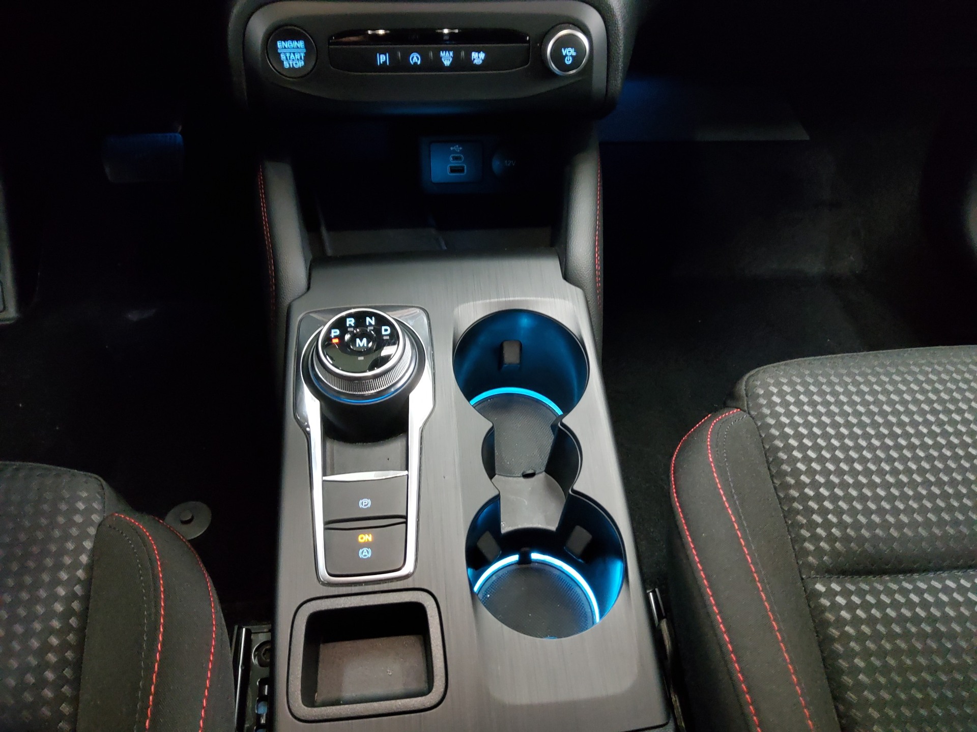 Ford Focus Turnier 2.0 EB ST-Line X Navi LED DigiTacho RFK SHZ 6