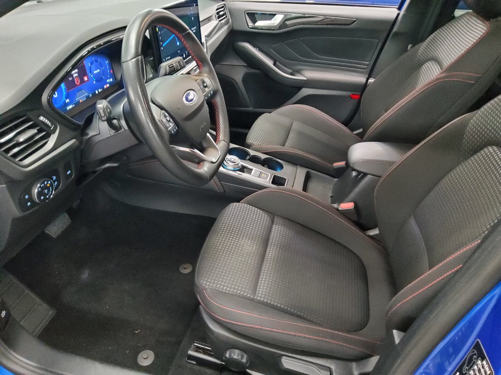 Ford Focus Turnier 2.0 EB ST-Line X Navi LED DigiTacho RFK SHZ 8