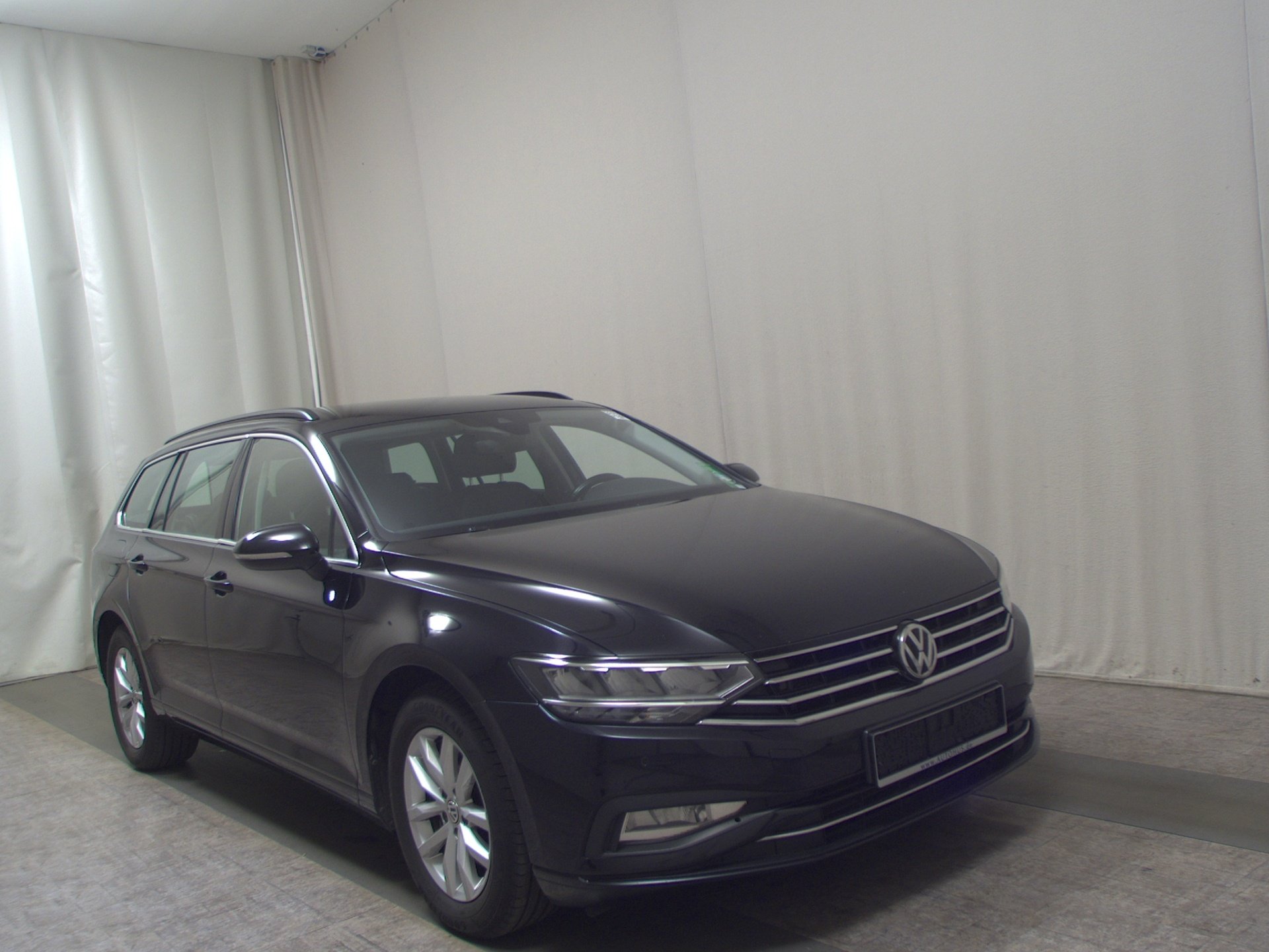 Volkswagen Passat Var. 2.0 TDI Business Navi LED Leder RFK 3
