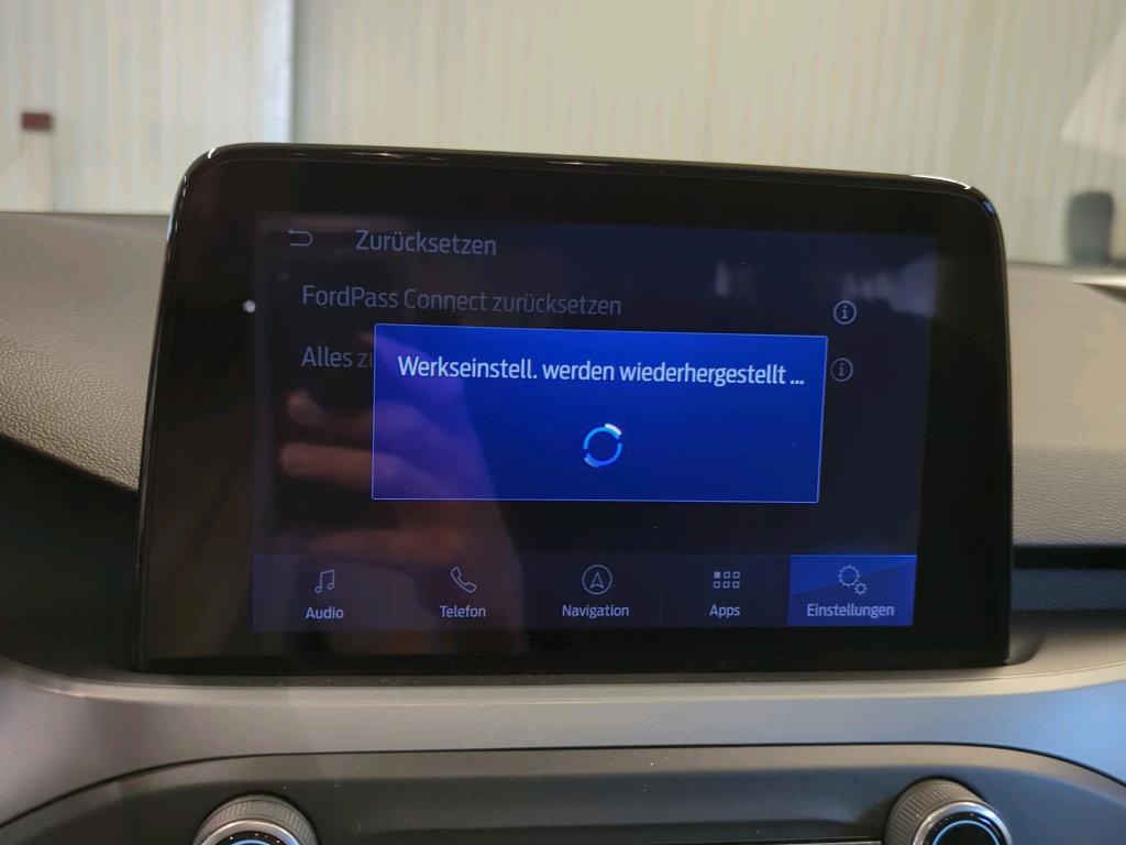 Ford Focus Turnier 1.5 EB ST-Line NAVI LED SHZ PDC 12