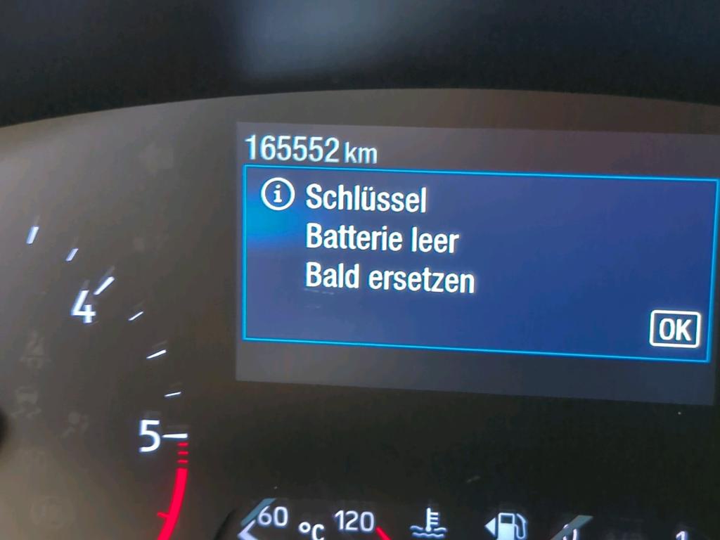 Ford Focus Turnier 1.5 EB ST-Line NAVI LED SHZ PDC 10