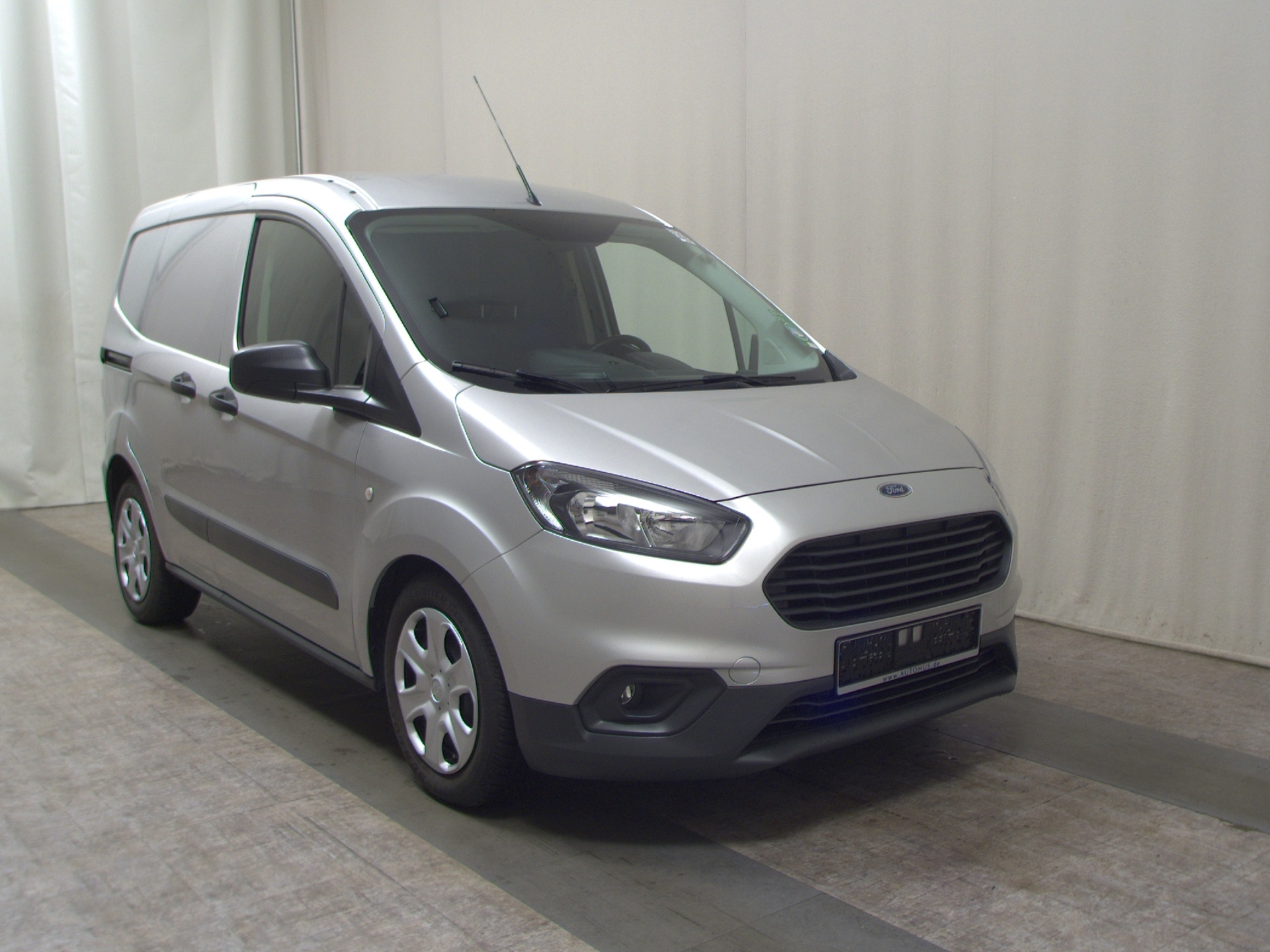 Ford Transit Courier 1.5 TDCI Trend Navi Klima PDC 3