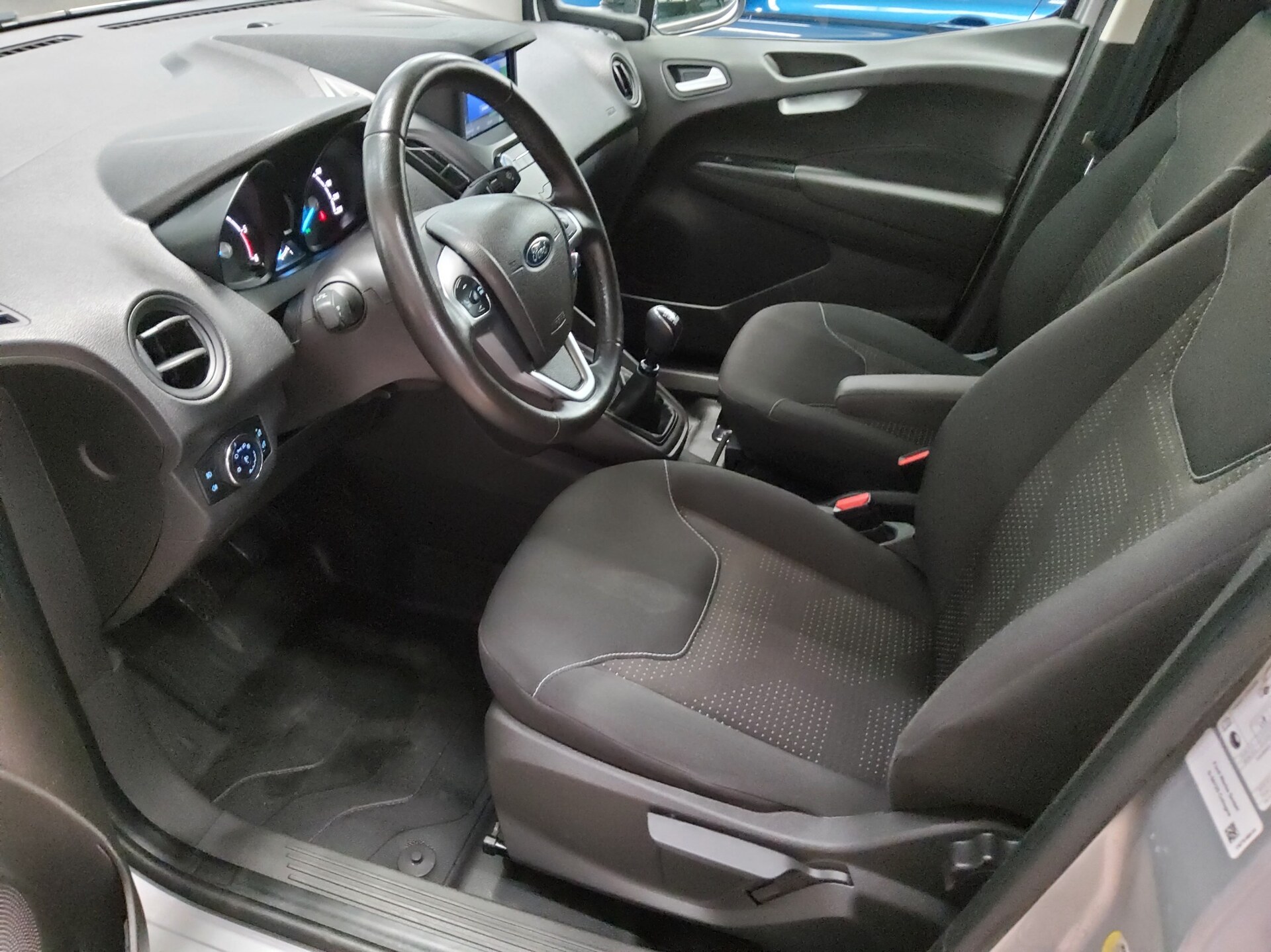 Ford Transit Courier 1.5 TDCI Trend Navi Klima PDC 8