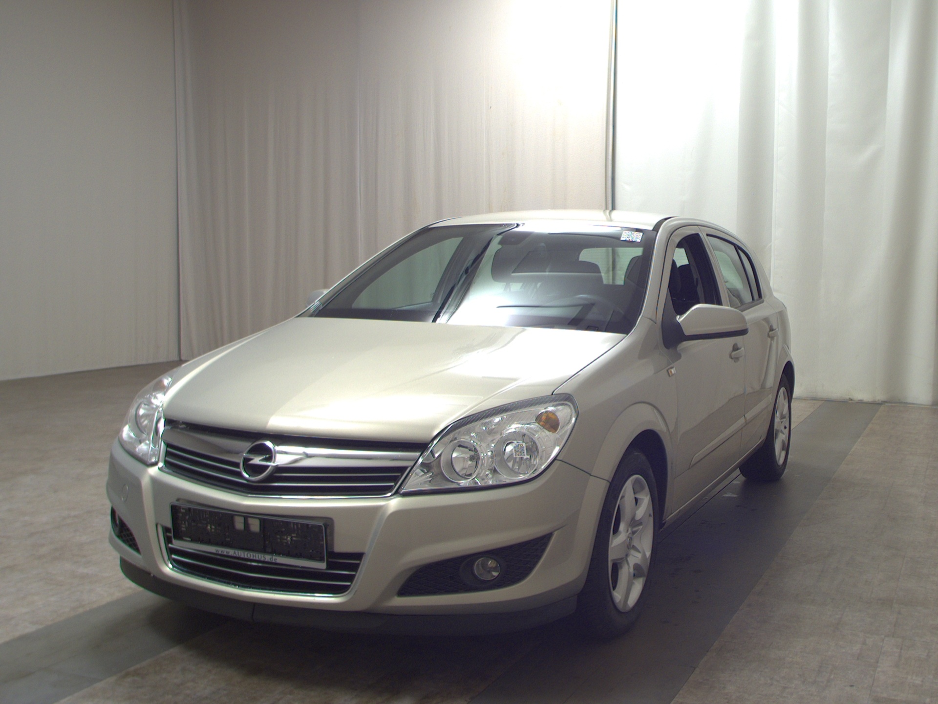 Opel Astra 1.9 CDTI Edition Automatik PDC Tempomat 2