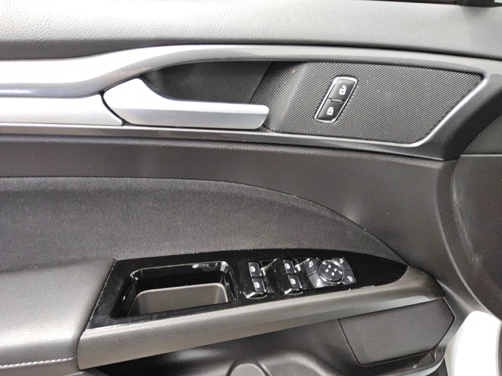 Ford Mondeo Turnier 2.0 EB Trend Navi Shz PDC AHK 9