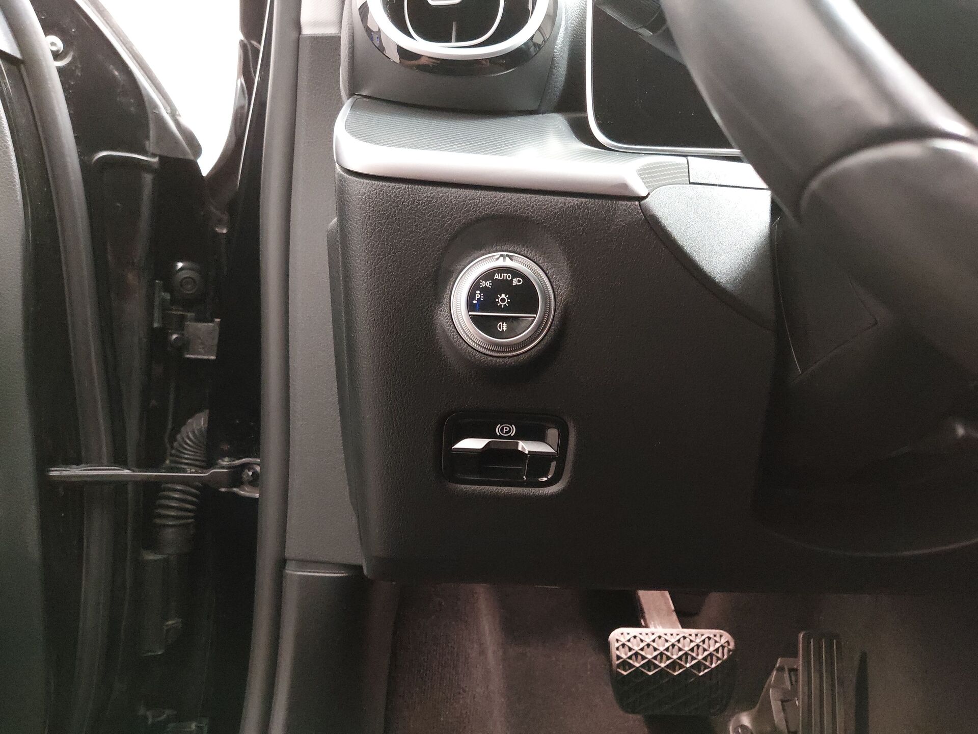 Mercedes-Benz C 220 T d Avantgarde LEDER NAVI LED PDC 13
