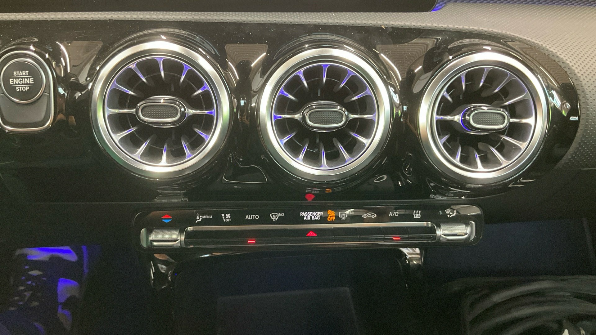 Mercedes-Benz CLA 250 e Progressive Navi MB-LED Pano 10