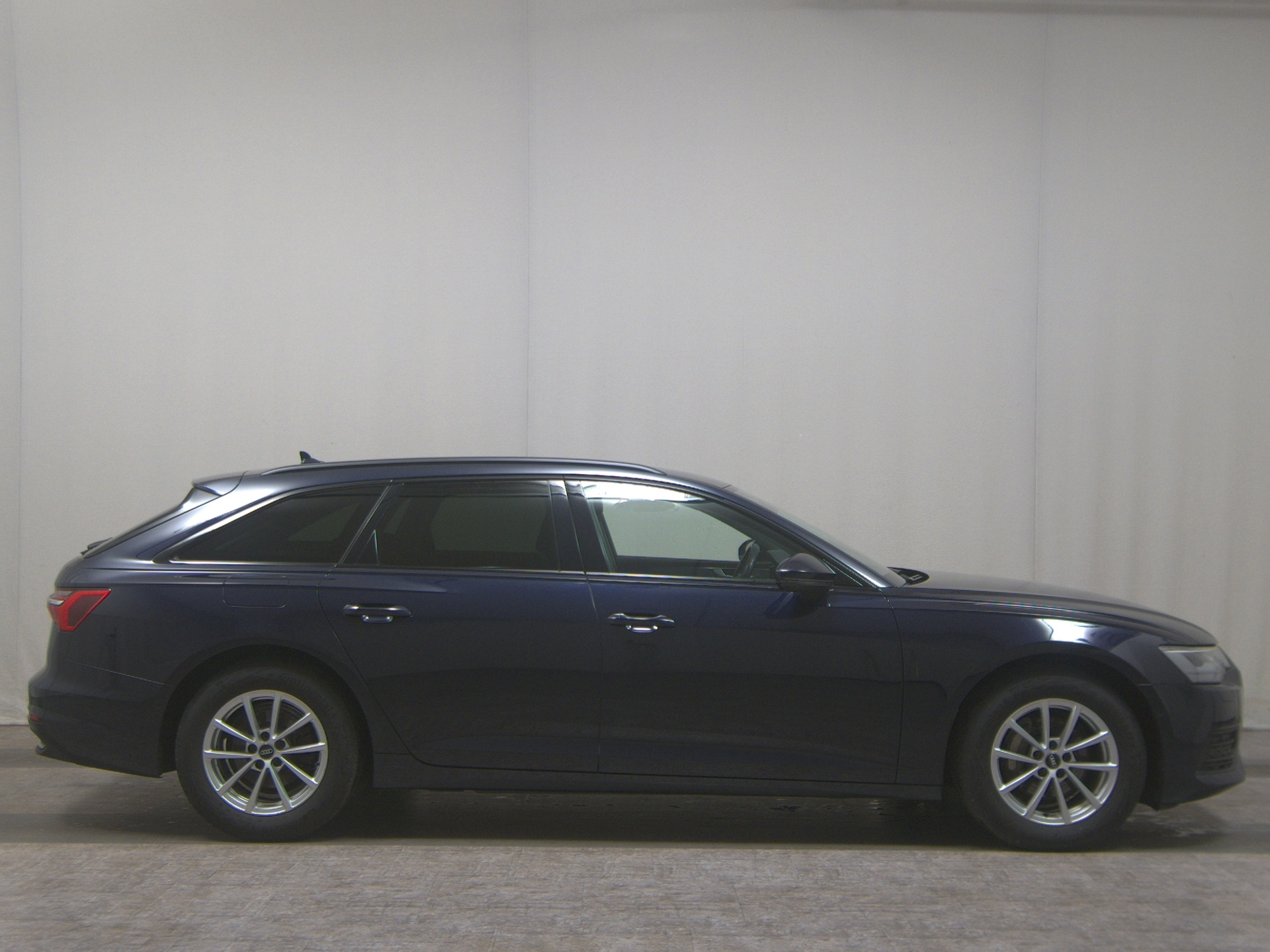 Audi A6 Avant 40 TDI Navi LED PDC AHK RFK ACC