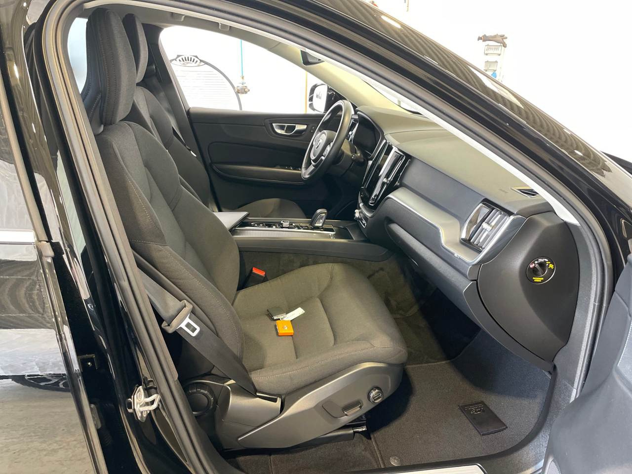Volvo XC60 B4 D Momentum Pro Navi LED Sthzg Sound 6