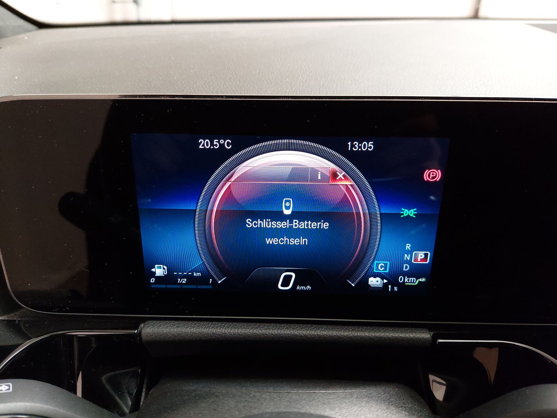 Mercedes-Benz 250 e AMG-Line NAVI SPORTSITZE KLIMAAUT LED RADIO 17