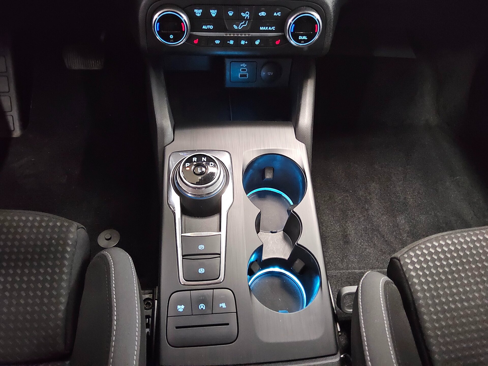 Ford Focus Turnier 1.5 EB Cool&Connect Navi LED PDC 6