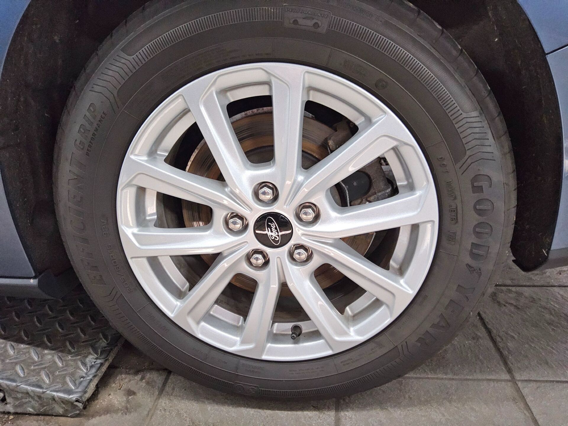 Ford Focus Turnier 1.5 EB Cool&Connect Navi LED PDC 10