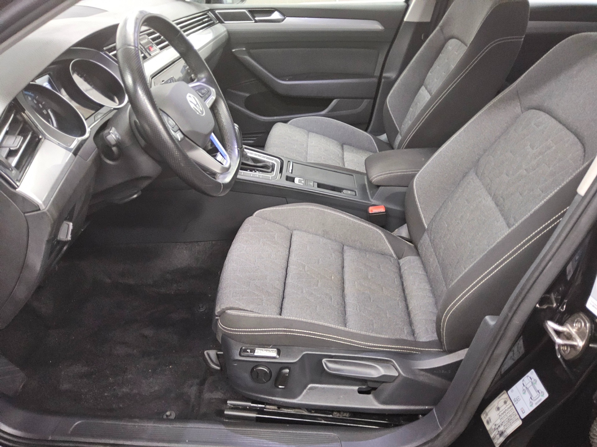 Volkswagen Passat Var. GTE 1.4 TSI Navi Matrix-LED RFK ACC 8
