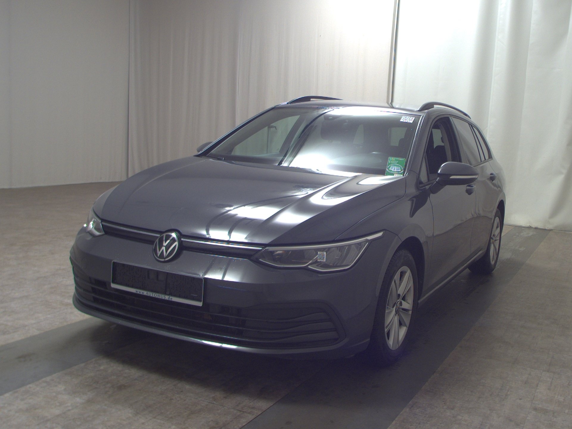 Volkswagen Golf-8 Var. 2.0 TDI Life Navi LED AID RFK 2